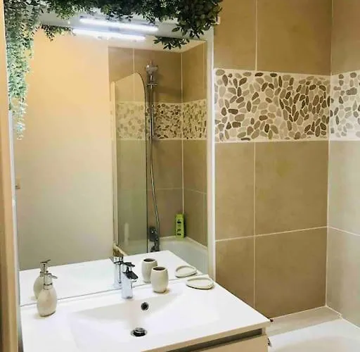 Familial, 2 Ch., Balcon + Parking *